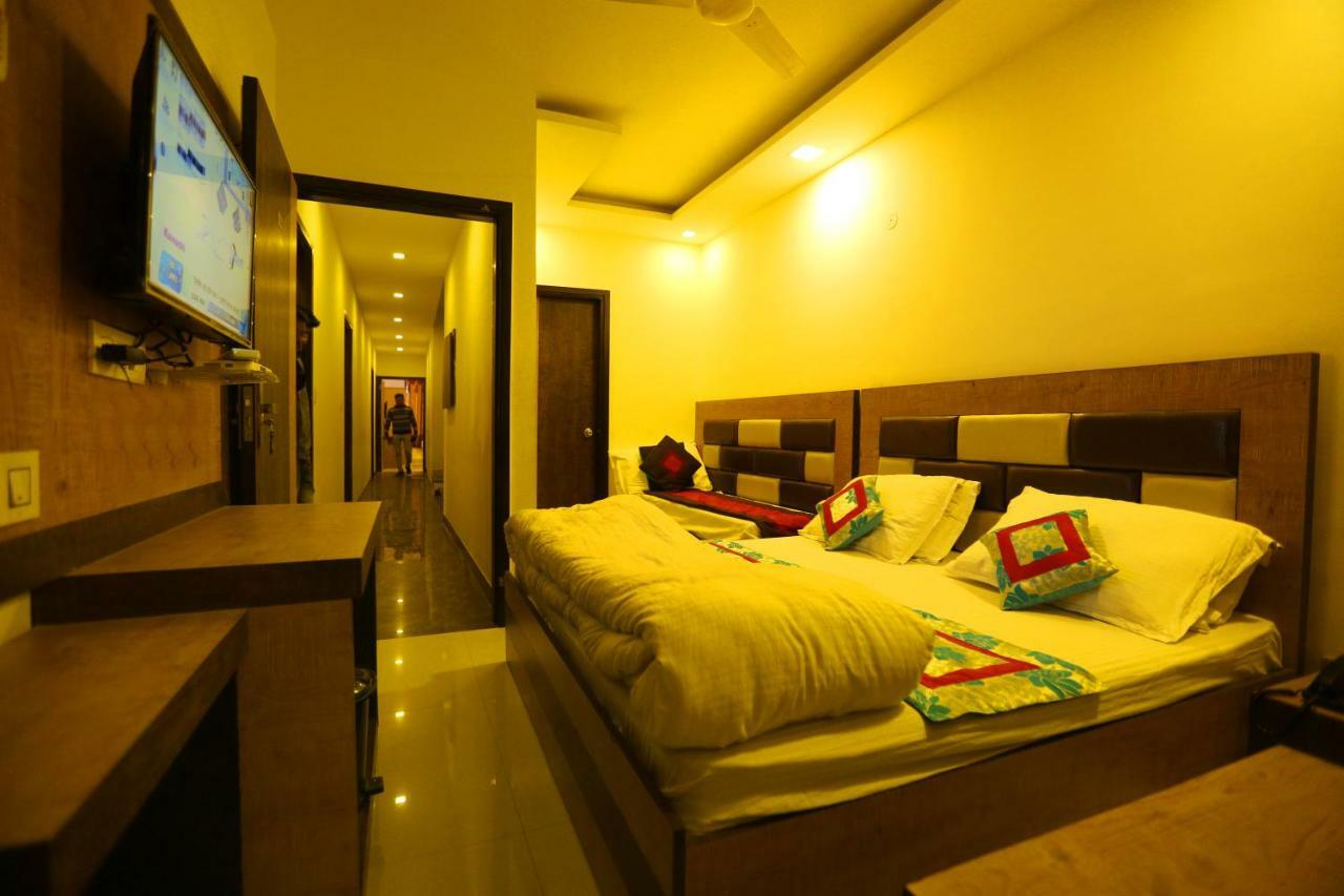 Hotel Golden Heart Amritsar Bagian luar foto