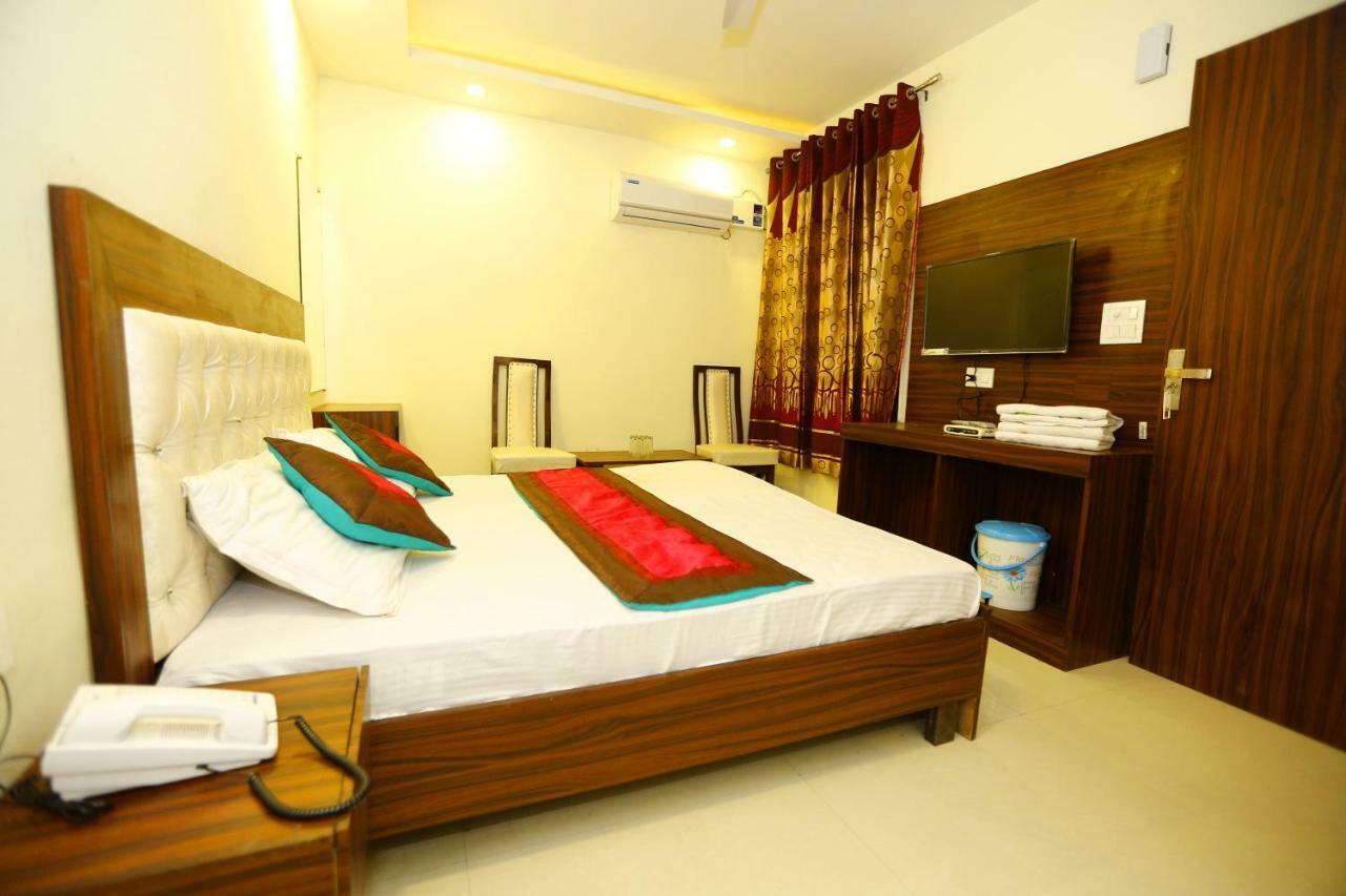 Hotel Golden Heart Amritsar Bagian luar foto